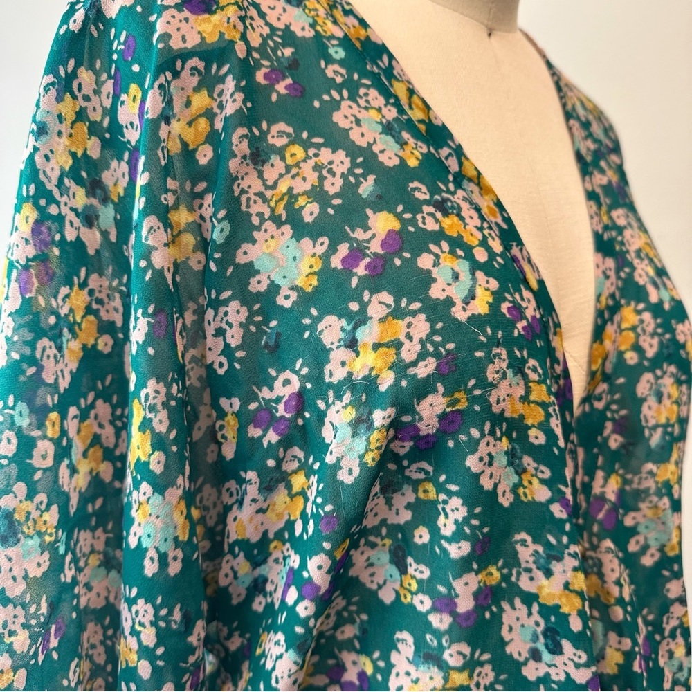 **JESSICA SIMPSON Tie Front Sheer Flowy Flutter Sleeve Blouse Floral - Picture 3 of 10
